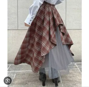 핀토 안나더 안제 플레어 스커트 백 튤