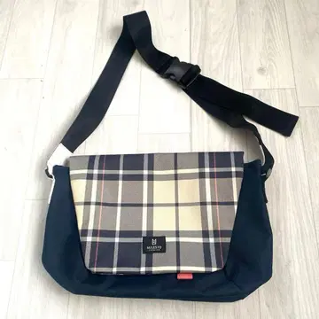 미레스트 메신저 백 네이비