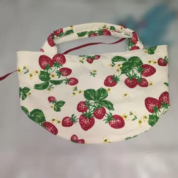 딸기 무늬 토트백 JANE MARPLE