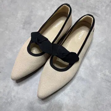 VIVIA 리본 포함 플랫슈즈 베이지/블랙