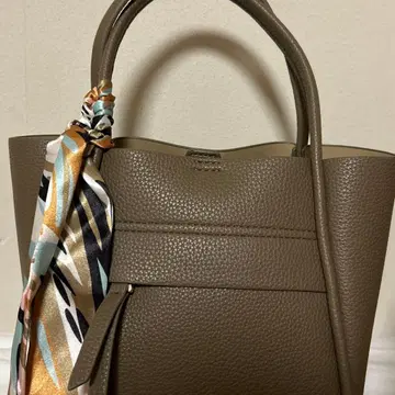 새상품급 오리엔탈 트래픽 브라운 스카프 포함 핸드백