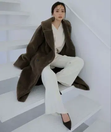 미사용 새상품 anuans (아뉴앙스) 울 블렌드 보아 더블 롱 코트