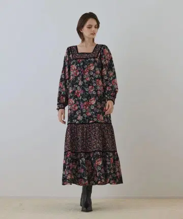 [ 새상품 ] 보타니컬 티어드 원피스