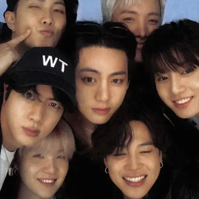 방탄 굿즈 싸게 팝니다!!