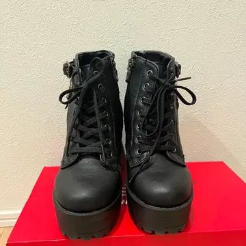 한국 패션 통굽 사이드 지퍼 부츠 새상품급 23cm