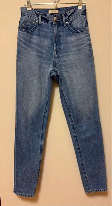 YANUK 라이트 블루 슬림 테이퍼트 데님