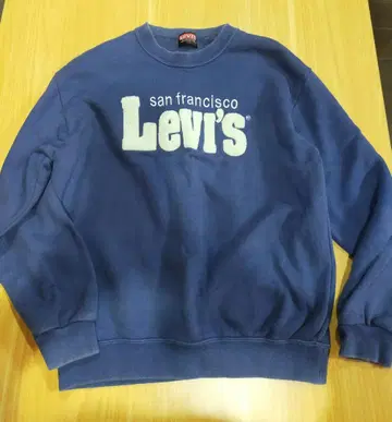 샌프란시스코 로고가 들어간 리바이스 블루 크루넥 맨투맨 셔츠