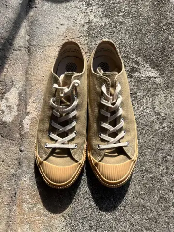 새상품급 PRAS shellcap low 27cm 베이지