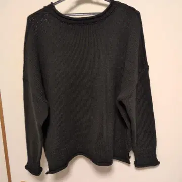 블랙의 넉넉한 니트 스웨터 긴팔