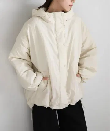 새상품 볼륨 실루엣 패딩 자켓 셀렉트 모카