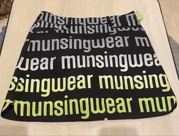 먼싱웨어 올 로고 무늬 스커트 9호