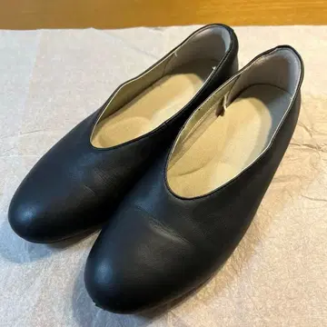 무인양품 블랙 플랫슈즈 합성 피혁