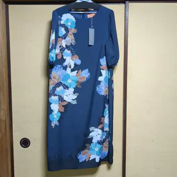 SunaUna 수나우나 네이비 플라워 원피스 40/L 정가 26000엔