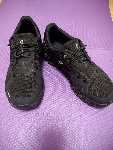 새상품급 on cloud6 여성용 스니커즈 23.5cm