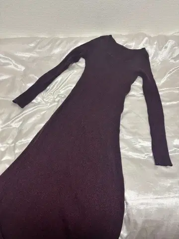 다크 퍼플 긴팔 니트 원피스 라그나문