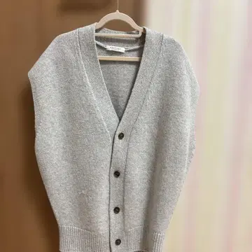 MACPHEE 그레이 니트 베스트 V넥