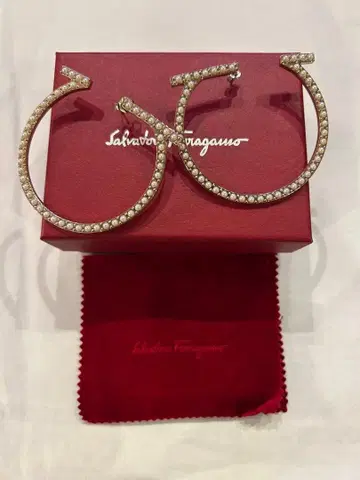 페라가모 귀걸이