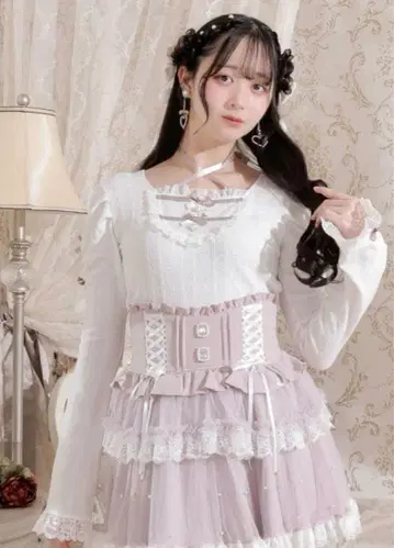 noemie 아가씨 백 레이스업 플레어 슬리브 티셔츠 noemie