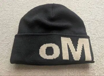 oMA 블랙 니트 모자