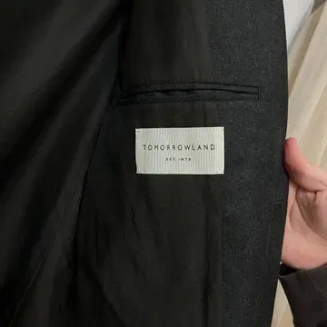 새상품급 투모로우랜드 테일러드 자켓