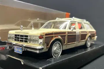 1/24 크라이슬러 레바론 타운 & 컨트리 1979