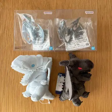 유희왕 피규어 키링 유루기오~ 블루아이즈 레드아이즈 세트