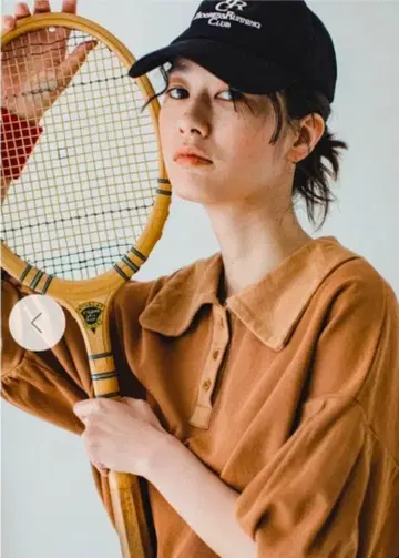 네스트로브 브라운 큰 카라 부착 셔츠