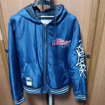 AVIREX 후드 부착 네이비