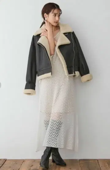 dazzling 더즐린 가죽 라이크 보아 숏 블루종 무스탕 코트