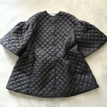 새상품급 셀포드 폭신한 퀼팅 플레어 블루종 코트 페플럼 블랙