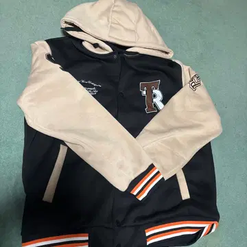 특별 에디션 후드 부착 바시티 자켓 XL