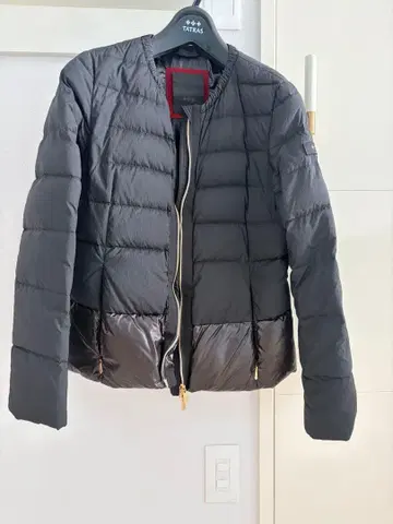 TATRAS 블랙 숏 다운 자켓