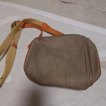 다코타 베이지 캔버스 숄더백
