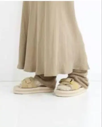 CARIAGGI 레그 워머 컬러 베이지