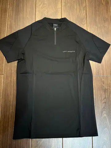 [ 새상품 미사용 ] LYFT 지퍼 반팔 블랙