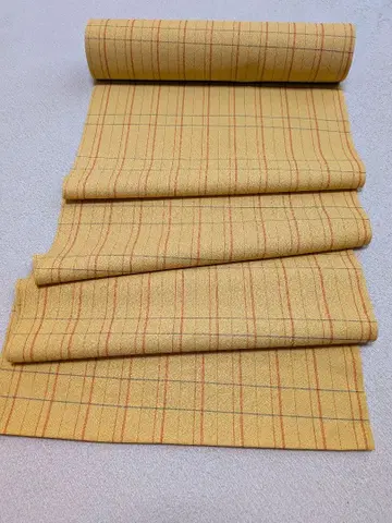 옷감 격자 무늬 겨자색 착척