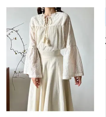 Aerma 2way lace embroidery blouce