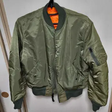 MA-1 플라이트 자켓 올리브 그린