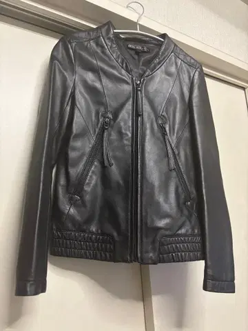 블랙 가죽 아우터