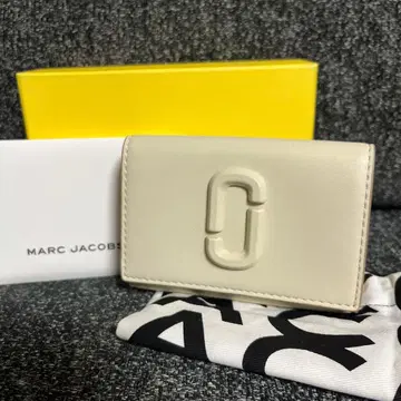 [ 새상품급 ] MARC JACOBS 3단 폴더형 지갑 크림