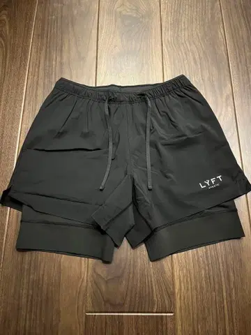 [ 새상품 미사용 ] LYET 블랙 숏팬츠