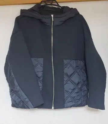 Gready Brilliant 종이상자 퀼트 후드 자켓 M 사이즈