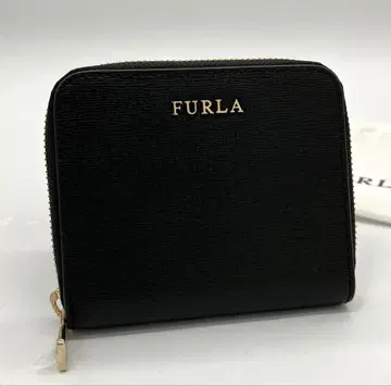 컨디션 최상 FURLA 훌라 컴팩트 지퍼형 이단 접이식 지갑 블랙