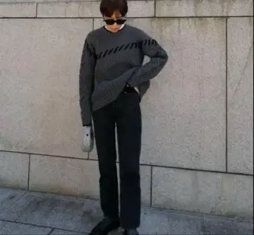 마차트 machatt 핸드 스티치 그레이 스웨터