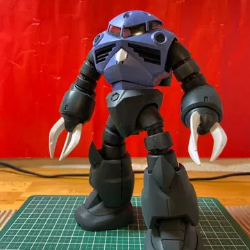 반다이 MG 1/100 양산형 즈고크 페인팅, 조립 완료 중고 흠집