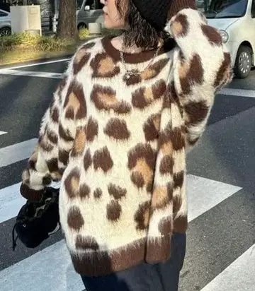 CPCM 샤기 레오파드 니트 풀오버 레오파드 무늬