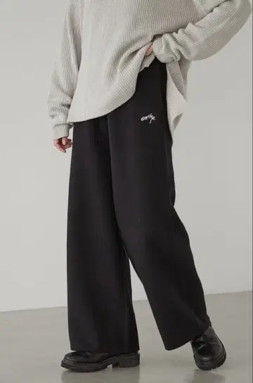 새상품 earthy 맨투맨 와이드 팬츠