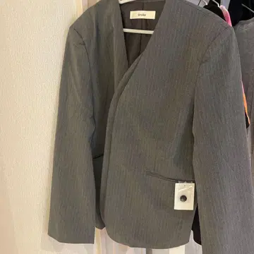 anuke 노카라 그레이 스트라이프 자켓