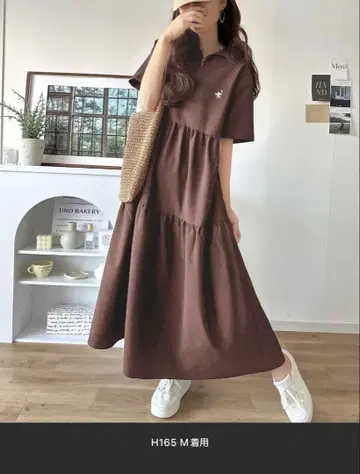 브라운 셔츠 원피스 M 사이즈 반팔 가슴 자수 축구 하프 ZIP 원피스