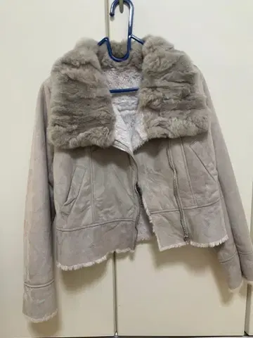 로얄 파티 무스탕 코트